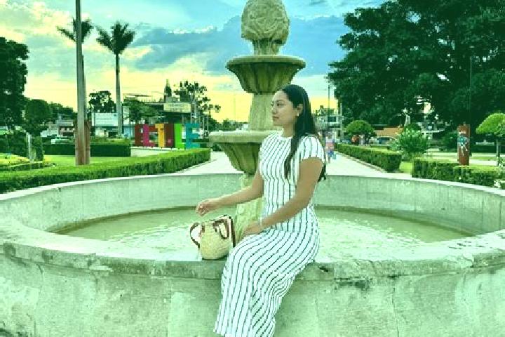 Ellie, 39 — Escort in San Juan Lachao, Mexico