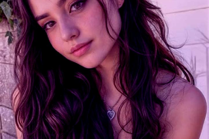 Emily, 20, a auburn hazel-eyed slavic companion based in Poblado Tierra y Libertad (Paso Piedra). Offering Couples, Roleplay, CIM. Available for incall and o...