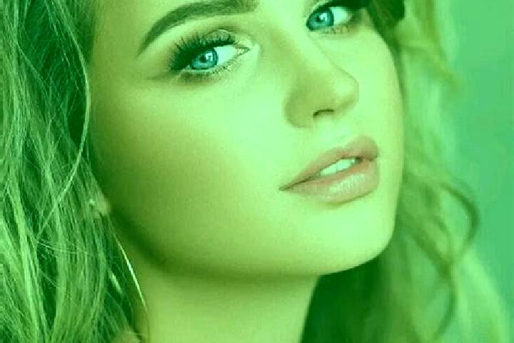 Emily, 20, a dark blonde blue-eyed european companion based in Kullaa. Offering Roleplay, Striptease, Girlfriend Experience. Available for incall and outcall...