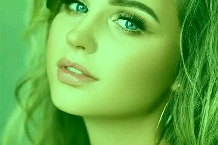 Emily, 20, a dark blonde blue-eyed mediterranean companion based in La Jarrie. Offering 69, Couples, BDSM, Domination, Massage. Available for incall and outc...