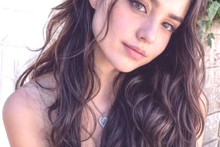 Emily, 20, a red hazel-eyed mediterranean companion based in Alangudi. Offering Deep French Kissing, Erotic Massage, Couples. Available for incall and outcal...