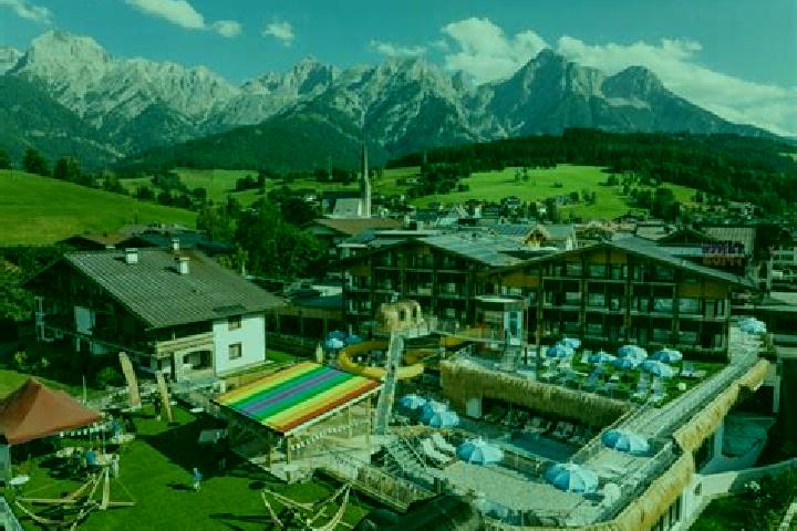 Emily, 20 — Escort in Maria Alm am Steinernen Meer, Austria