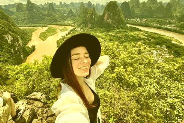 Emily, 20 — Escort in Shanxia, China