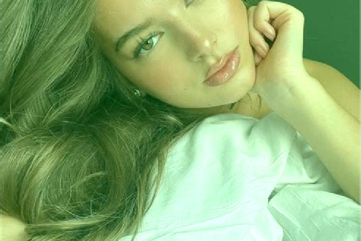 Emily, 21, a chestnut grey-eyed latina companion based in Kampung Teluk Kemang. Offering BDSM, OWO, Tantra. Available for incall and outcall, day and evening...