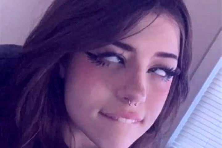 Emily, 21, a dark blonde amber-eyed mixed companion based in Lake Bosworth. Offering OWO, Party Girl. Available for incall and outcall, day and evening dates.