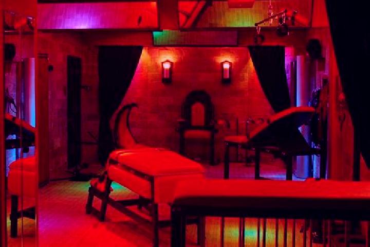 Emily, 21, a red green-eyed caribbean companion based in Markt Wald. Offering Overnight, Striptease, BDSM, Roleplay. Available for incall and outcall, overni...