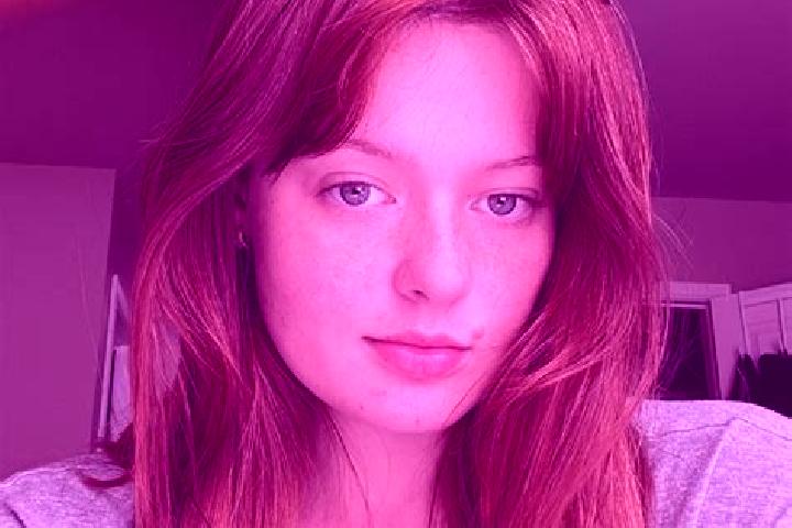 Emily, 21, a red grey-eyed middle eastern companion based in Hellebecq. Offering Overnight, Travel Companion, Couples, Girlfriend Experience. Available for i...