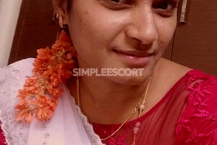 Emily, 21 — Escort in Bhimavaram, India