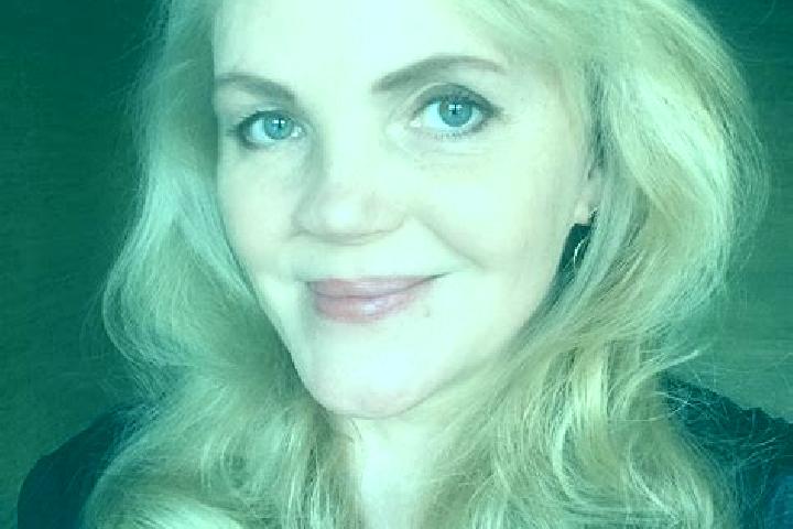 Emily, 21 — Escort in Kuz minki, Russia