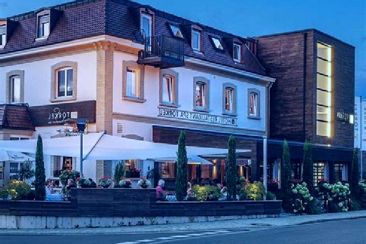 Emily, 21 — Escort in Lauterach, Austria