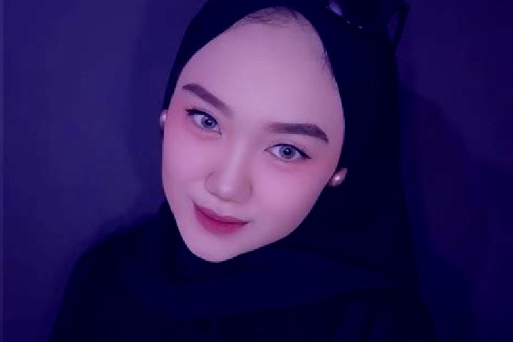 Emily, 21 — Escort in Pringsewu, Indonesia