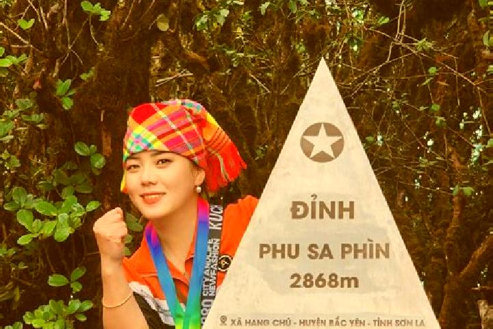Emily, 21 — Escort in Sa Phin, Vietnam