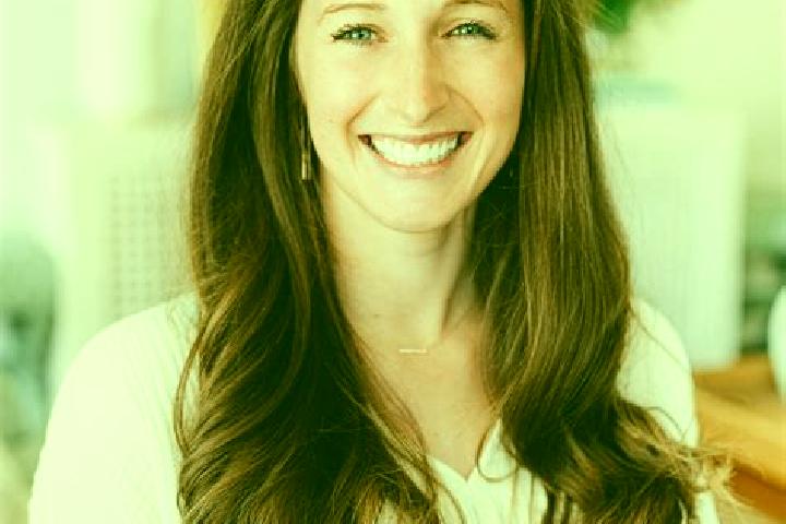 Emily, 21 — Escort in Washington Court House, United States