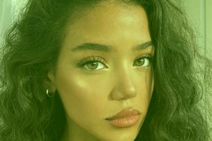 Emily, 22, a black brown-eyed caucasian companion based in Contai. Offering GFE, BDSM, 69, Tantra. Available for incall and outcall, overnight bookings avail...