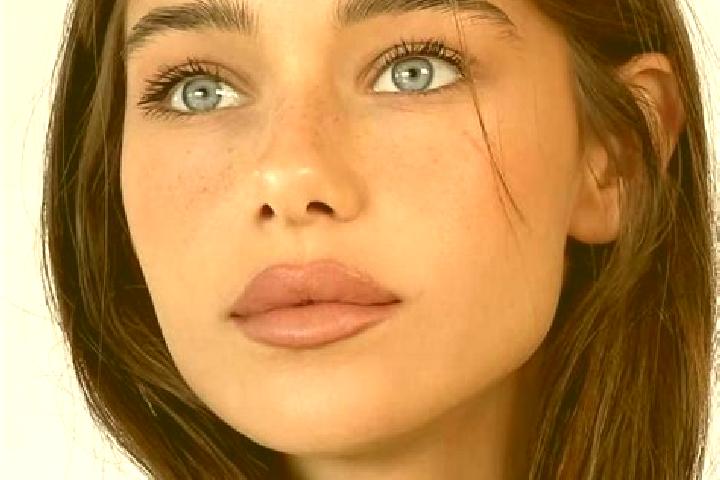 Emily, 22, a brunette brown-eyed european companion based in Mirriah. Offering Travel Companion, Dinner Date, Girlfriend Experience. Available for incall and...