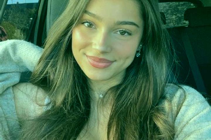 Emily, 22, a brunette dark-eyed mixed companion based in Selenginsk. Offering Prostate Massage, OWO, Party Girl. Available for incall and outcall, overnight ...