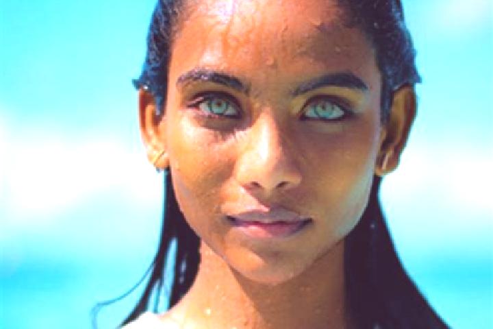 Emily, 22, a chestnut blue-eyed indian companion based in Calca. Offering Overnight, Massage, Striptease. Available for incall and outcall, overnight booking...