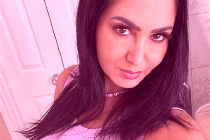 Emily, 22, a red blue-eyed ebony companion based in South New Castle. Offering OWO, Striptease, Dinner Date, Deep French Kissing. Available for incall and ou...