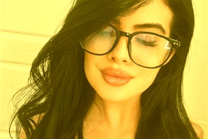 Emily, 22 — Escort in Aleksince, Slovakia
