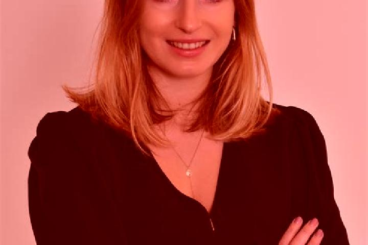 Emily, 22 — Escort in Asnieres-la-Giraud, France