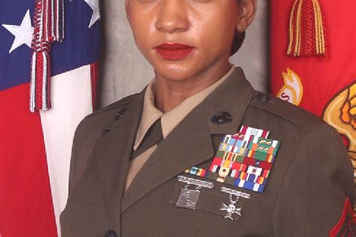 Emily, 22 — Escort in Camp H.M. Smith, United States