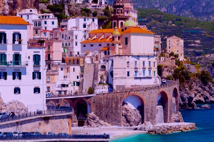 Emily, 22 — Escort in Castellaro, Italy