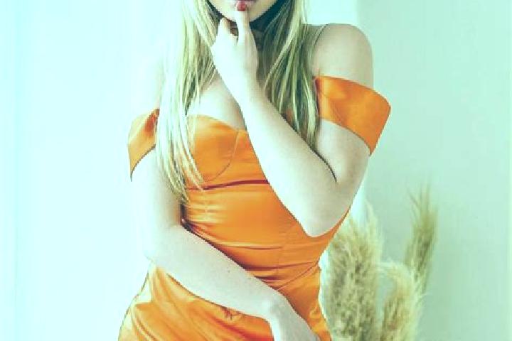 Emily, 22 — Escort in Horishni Sherivtsi, Ukraine