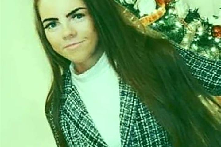 Emily, 22 — Escort in Jobstown, Ireland