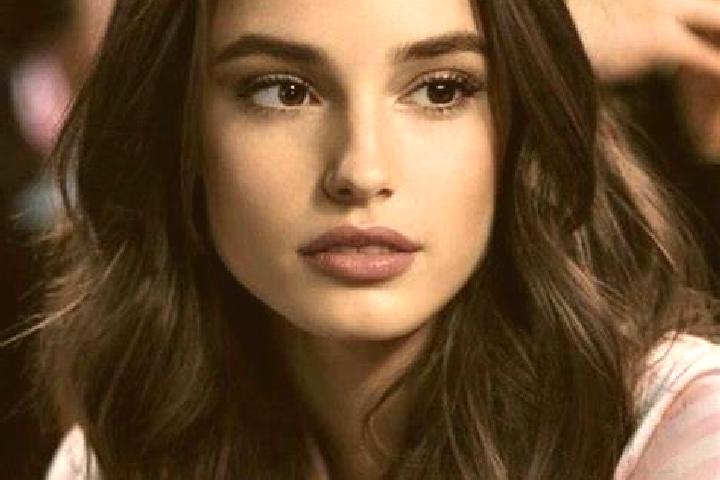 Emily, 23, a brunette brown-eyed ebony companion based in Villanueva de Castellon. Offering Domination, Deep French Kissing, GFE. Available for incall and ou...