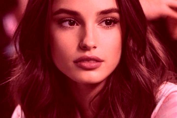 Emily, 23, a brunette brown-eyed indian companion based in Castletown. Offering Travel Companion, BDSM, Deep French Kissing. Available for incall and outcall...
