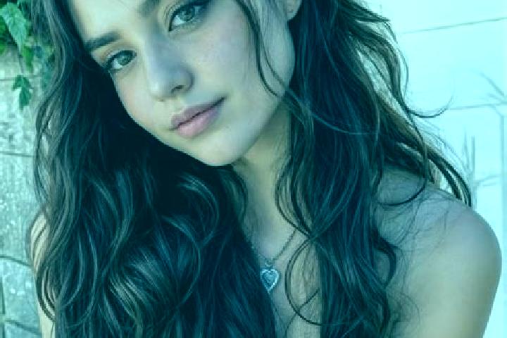 Emily, 23, a brunette hazel-eyed ebony companion based in Wahagnies. Offering Overnight, Roleplay, Couples, Deep French Kissing, CIM. Available for incall an...