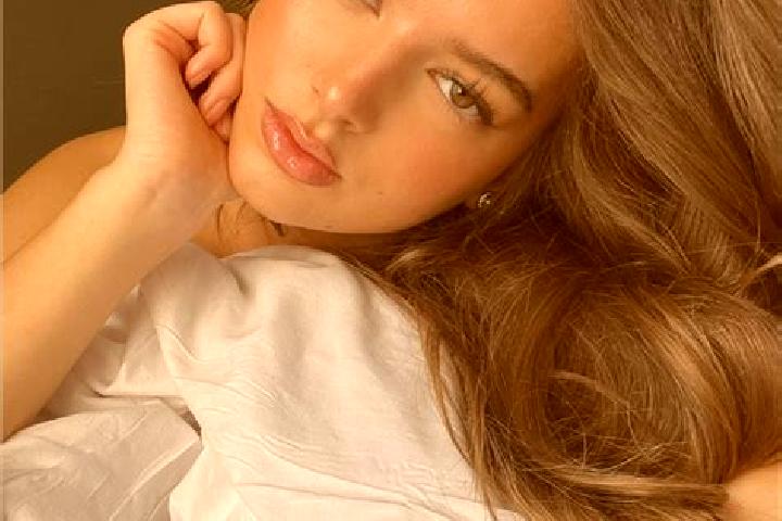Emily, 23, a chestnut hazel-eyed asian companion based in Singa. Offering BDSM, Travel Companion, Party Girl, Dinner Date. Available for incall and outcall, ...