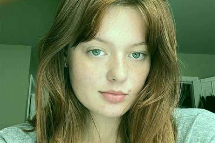 Emily, 23, a red brown-eyed asian companion based in Bourg-de-Peage. Offering 69, OWO. Available for incall and outcall, day and evening dates.
