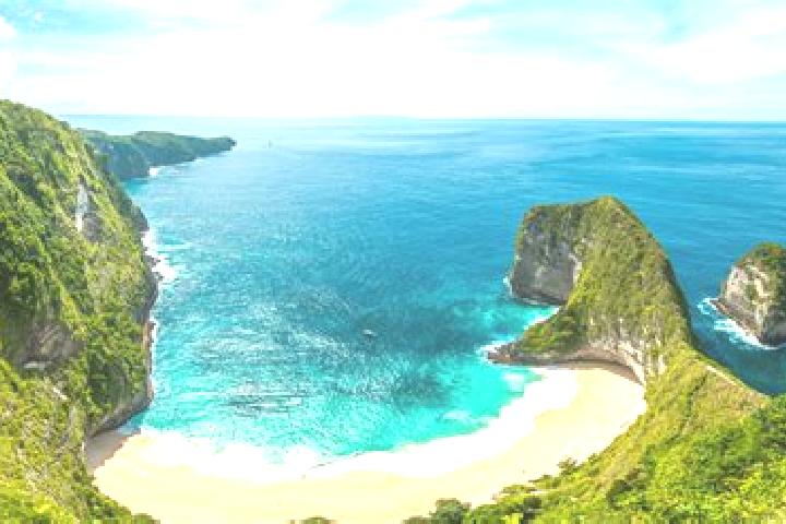 Emily, 23 — Escort in Bomomani, Indonesia