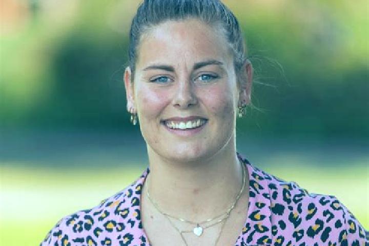 Emily, 23 — Escort in De Greiden, Netherlands