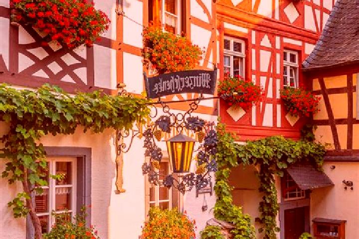 Emily, 23 — Escort in Gaukonigshofen, Germany