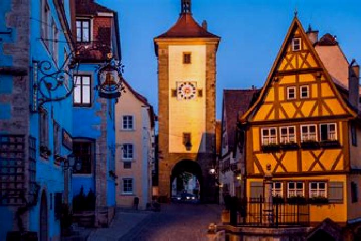 Emily, 23 — Escort in Rottenburg an der Laaber, Germany