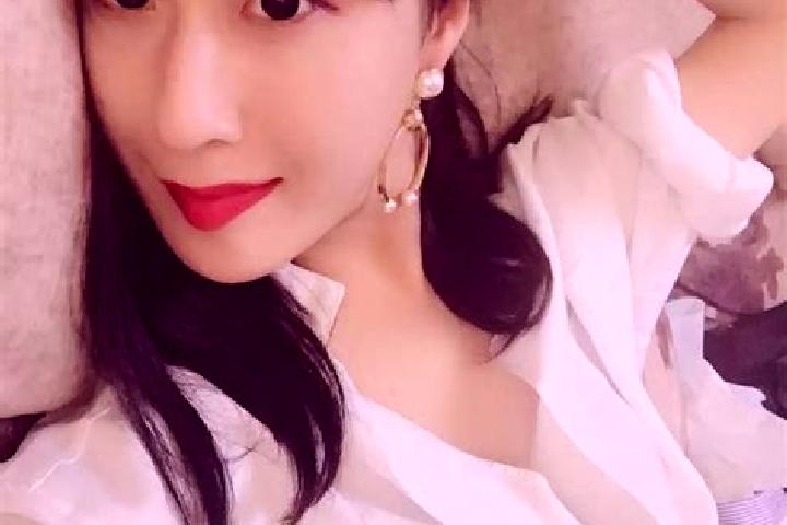 Emily, 23 — Escort in Ziyang, China