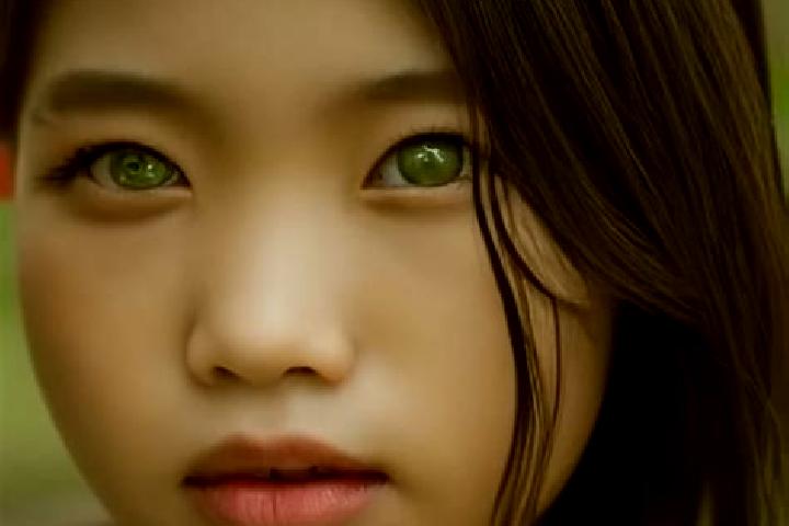 Emily, 24, a chestnut green-eyed asian companion based in Santo Antonio. Offering Massage, Fetish. Available for incall and outcall, day and evening dates.