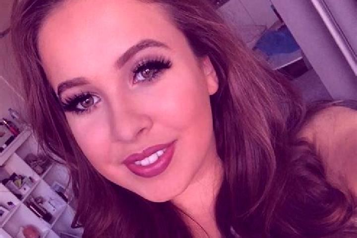 Emily, 24, a dark blonde dark-eyed slavic companion based in El Viso del Alcor. Offering Striptease, Duos, Prostate Massage, Roleplay. Available for incall a...