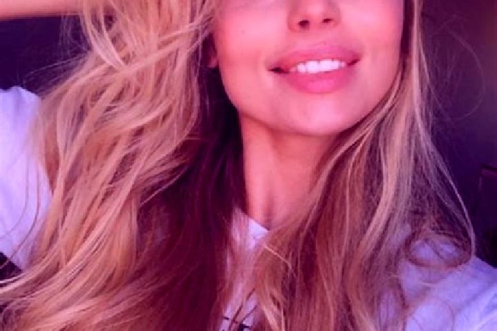 Emily, 24, a dark blonde grey-eyed caucasian companion based in Gheorghieni. Offering Massage, Prostate Massage, Deep French Kissing, Dinner Date, GFE. Avail...