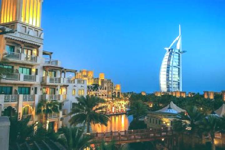 Emily, 24 — Escort in Al Sufouh, United Arab Emirates