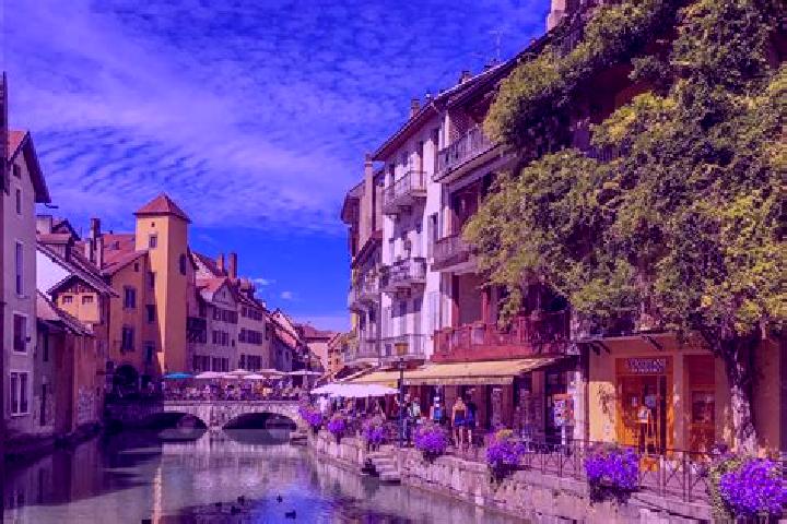 Emily, 24 — Escort in Briord, France