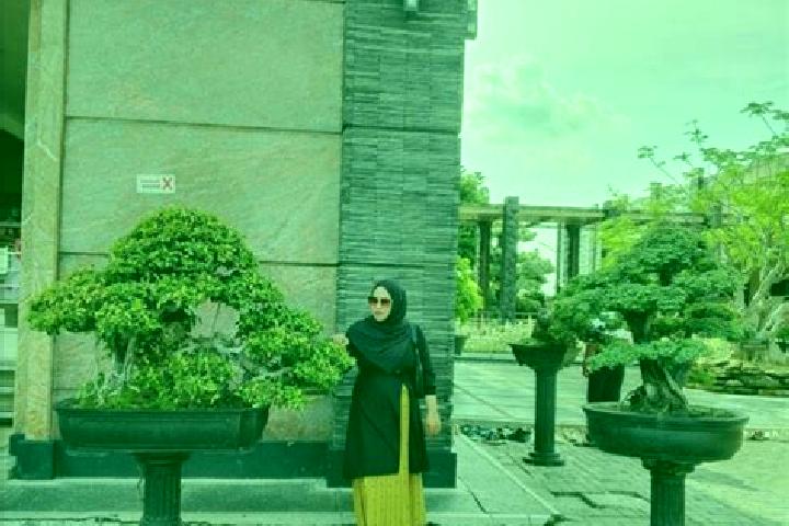 Emily, 24 — Escort in Cipeuyeum, Indonesia