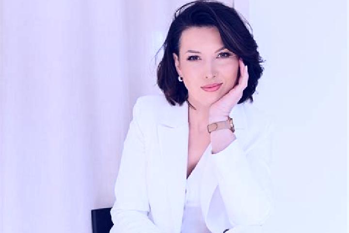 Emily, 24 — Escort in Marki, Poland