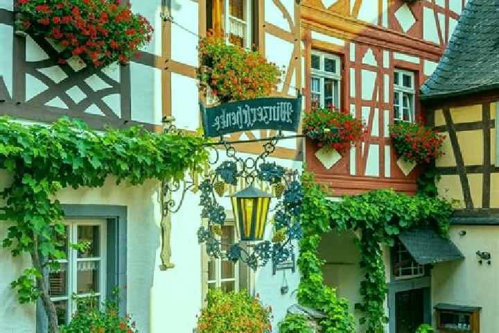 Emily, 24 — Escort in Suderdorf, Germany