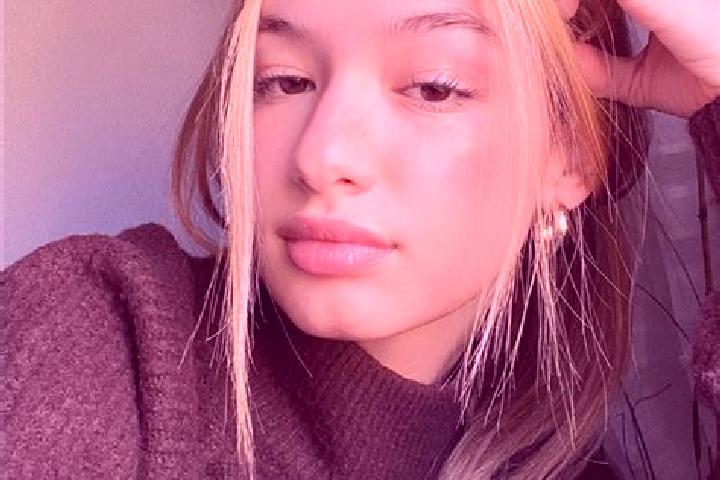 Emily, 25, a blonde brown-eyed mixed companion based in Enfield. Offering Fetish, Travel Companion, CIM, Domination. Available for incall and outcall, overni...