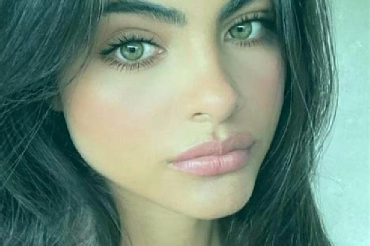 Emily, 25, a brunette dark-eyed indian companion based in Geraldine. Offering A-Level, Dinner Date, Deep French Kissing. Available for incall and outcall, da...