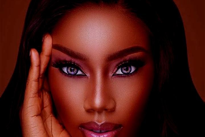 Emily, 25, a chestnut blue-eyed ebony companion based in Louterwater. Offering Erotic Massage, BDSM, Travel Companion. Available for incall and outcall, over...