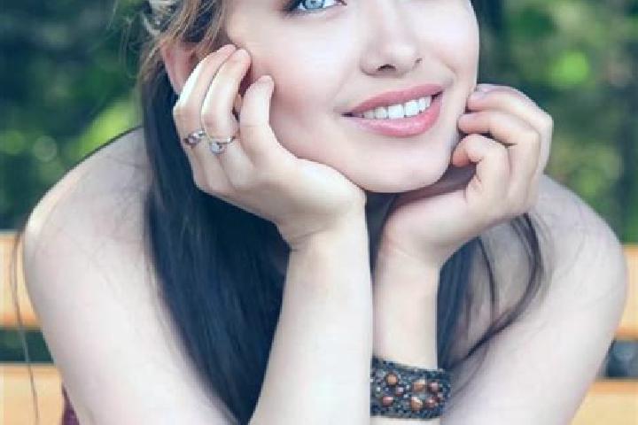 Emily, 25, a red blue-eyed asian companion based in Halor. Offering GFE, Party Girl, Massage, Domination. Available for incall and outcall, day and evening d...
